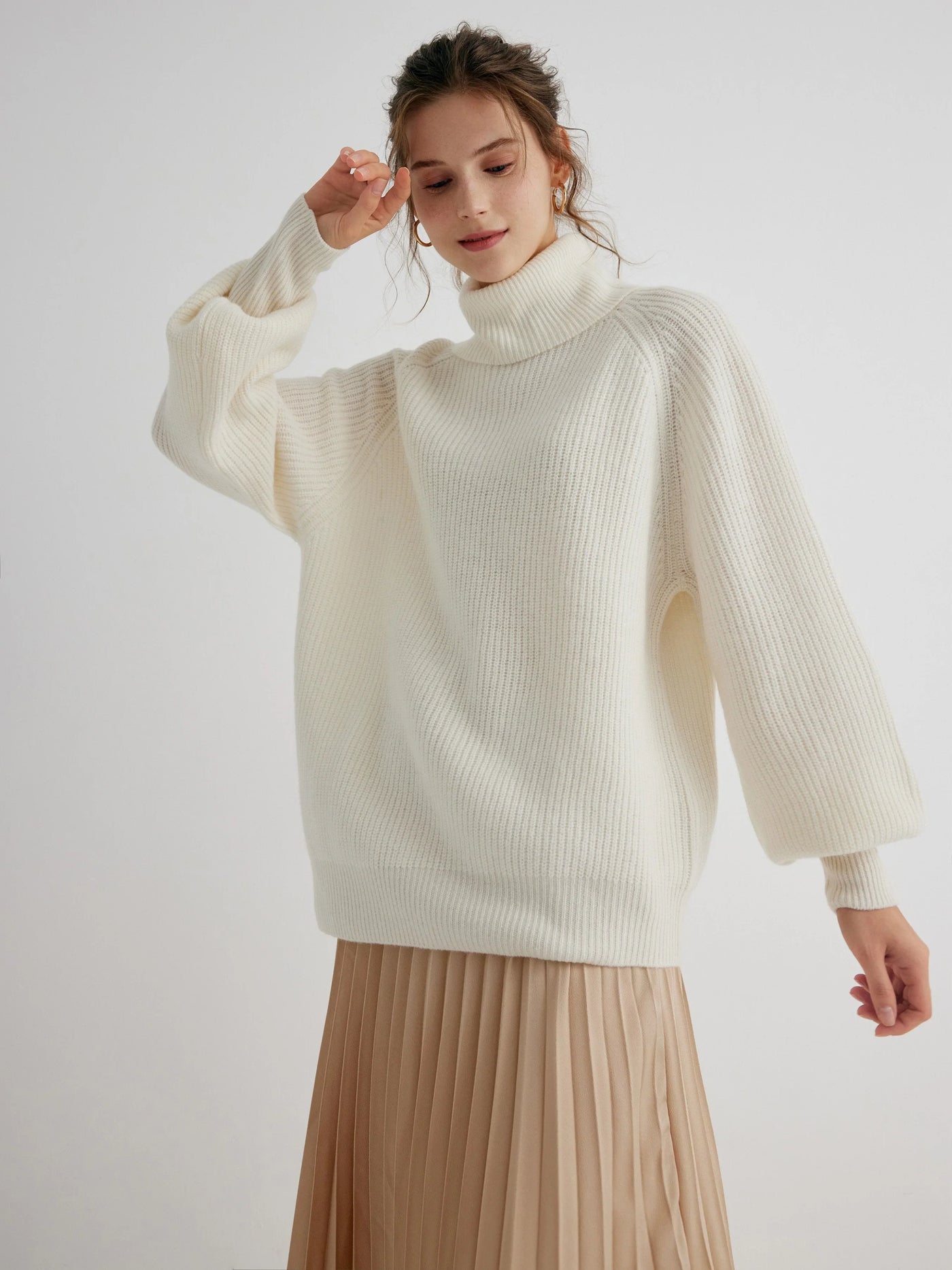 Lana 100% Merino Wool White Oversized Turtleneck Pullover